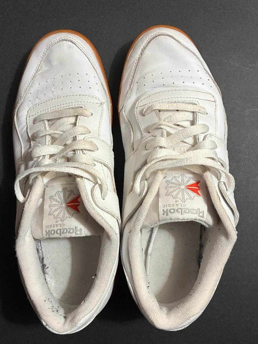 Reebok Classics; Model# 059503; White/Grey/Gum; Men's 7.5 Women's 9